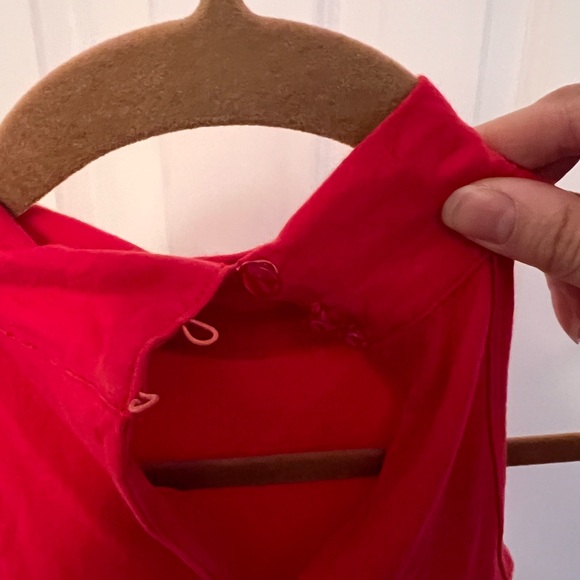 guess jeans sleeveless red turtleneck top - Picture 3 of 5